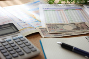 給与前払いの上限金額は？税金や社会保険料の控除について